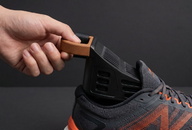 AERØ clipped into a running shoe